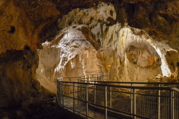 LE GROTTE DI FRASASSI