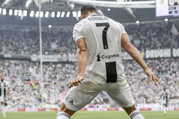 PERCHÉ CRISTIANO RONALDO É IL PIÙ FORTE DEL MONDO