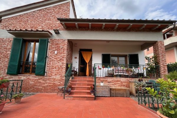 Una casa da imbiancare di Viola